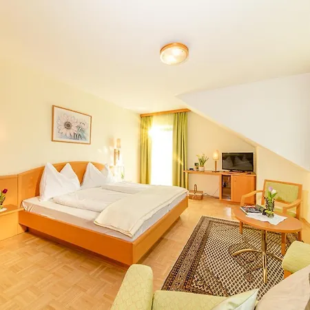 Hoefer Der Genusstreffpunkt Πανσιόν